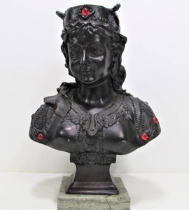 lot 15 image: Nicely Detailed HEAVY Bust Sculpture