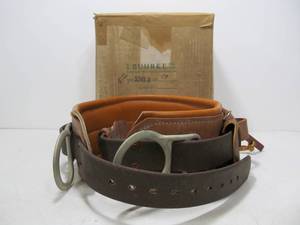 lot 33 image: Excellent Quality Unused KLEIN BUHRKE Leather Tool Belt