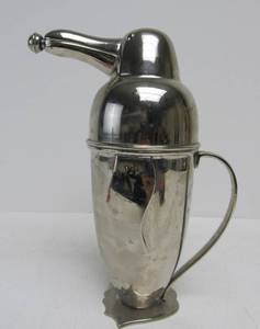 lot 54 image: Deco Chrome Penguin Cocktail Shaker from Restoration Hardware