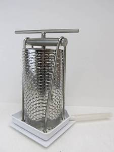 lot 62 image: Like New Heavy Duty Stainless Steel Juicer