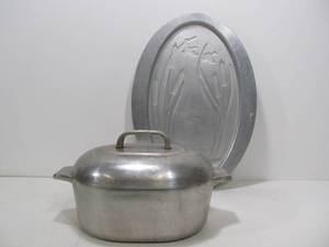 lot 148 image: WAGNER Ware Magnalite Aluminum Roaster & Roaster Broiler Server