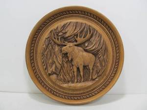 lot 149 image: Round Relief Moose Wall Plaque by Karl Rothammer