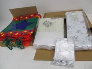 lot 112 image: Large Lot of Brand New Christmas Gift Bags