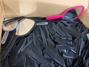 lot 170 image: HUGE Lot of Several Thousand Plastic Hair Combs