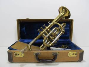 lot 265 image: Nice Vintage AMERICAN TRIUMPH Harry Pedler & Sons Trumpet wCase