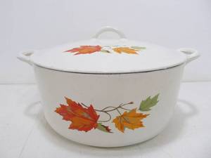 lot 271 image: DESCOWARE Belgium Maple Leaf Enamel Cast Iron Casserole Dish w Lid