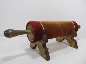 lot 246 image: Antique Victorian Footstool
