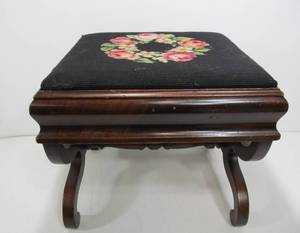 lot 247 image: Antique Victorian Footstool