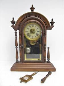lot 277 image: Antique Mantel Clock wPendulum & Key