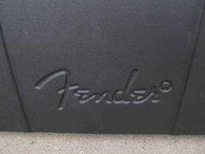lot 292 image: Quality FENDER Guitar Case