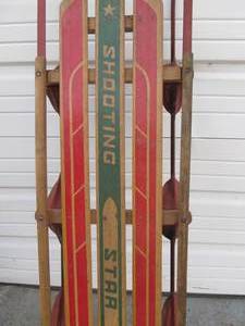 lot 300 image: Nice Vintage SHOOTING STAR Snow Sled