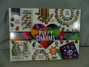 New 423 Piece Puffy Charms DIY Set