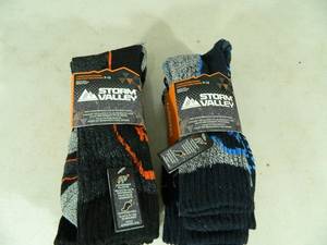 8 New Pair of Mens Performance Socks