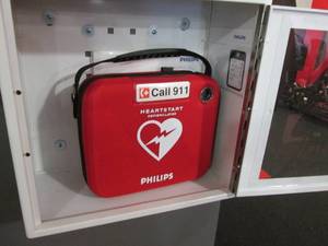 Emergency Defibrillator With Case ...