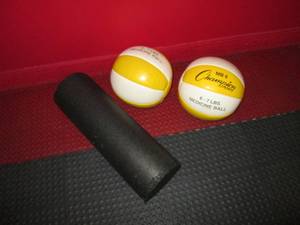 (2) 6-7# Medicine Balls & Foam Roll...