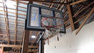 lot 52 image: Adjustable Basketball Hoop