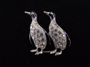 .925 Sterling Silver Twin Penguin Crystal Brooch