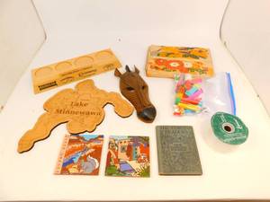 lot 105 image: Misc Home Decor  Vintage Pez Dispensers