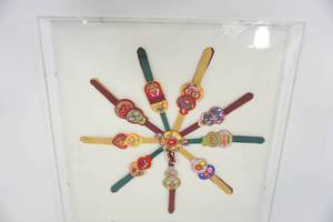 lot 44 image: No Ri Gae Decor Enclosed in Hard Plastic Case