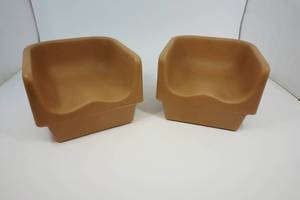 lot 55 image: 2 Brown Plastic Booster Seats