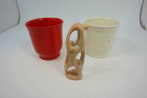 lot 68 image: 2 Ceramic Pots  Ceramic Decor