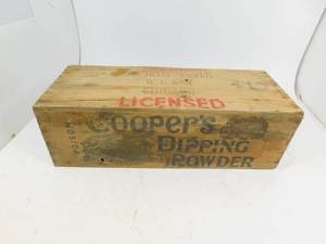 lot 5 image: Vintage Wood Crate