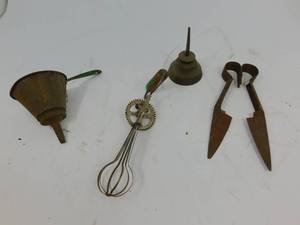 lot 7 image: Misc Vintage Items