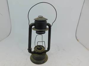 lot 10 image: Vintage Latern
