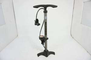 lot 140 image: Schwinn Air Driver 1100 Bicycle Pump
