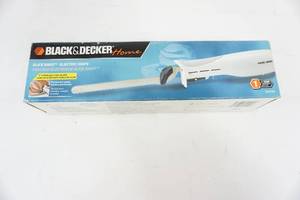 lot 141 image: New Black & Decker Slice Right Electric Knife