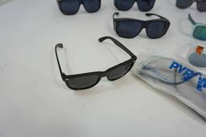 lot 154 image: 7 Pairs of Sunglasses