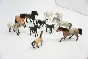lot 158 image: 11 Plastic Toy Horses