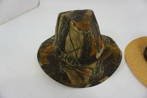 lot 188 image: 2 Hats