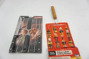 lot 204 image: New 4-Piece Carving Set  Deluxe Kabob Grilling Skewers