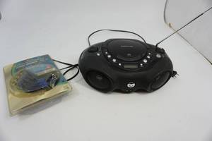 lot 207 image: Monster Cable - High Performance AudioVideo Connection  Memorex Radio
