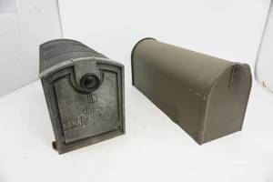 lot 260 image: 2 Mailboxes