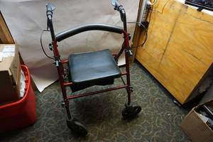 lot 268 image: 4 Wheeled Walker with Brakes & Seat