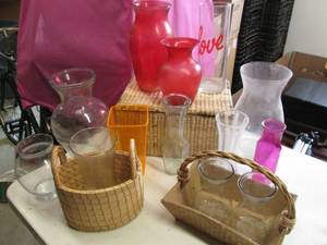 Variety of Vases & Baskets (6C)...