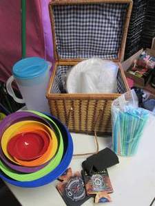 Picnic Basket, Water Pitcher, Mixin...
