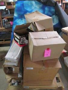 Pallet of Assorted Car Accessories ...