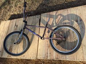 lot 100 image: GT BMX Bike
