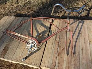 lot 101 image: Vintage Meteor Flite Cruiser Bike Frame
