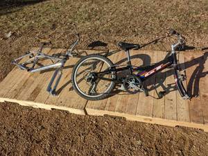 lot 112 image: (2) Bikes for Repair