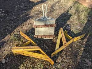 lot 205 image: Tire Chock and Wheel Stoppers
