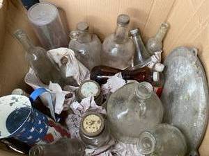 lot 43 image: Box o Bottles and Jugs