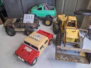 lot 211 image: (4) Tonka Trucks - 1980s thru 2000