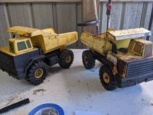lot 215 image: Pair of Metal Tonka Dump Trucks