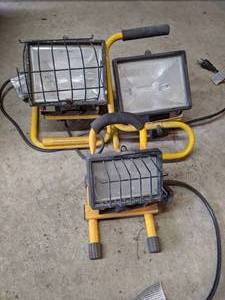 lot 222 image: (3) Portable Work Lights