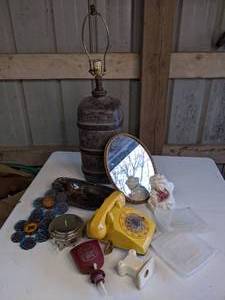 lot 257 image: Retro Decor Starter Kit - RED WING & Others