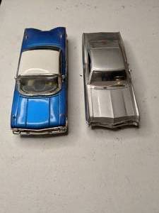 lot 22 image: Jada Toys 1960 and 1967 Chevy Impala Diecast Cars